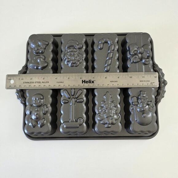 Nordic Ware Holiday Bakeware Pan Nonstick Christmas Mini Loaf Mold USA - Picture 15 of 16
